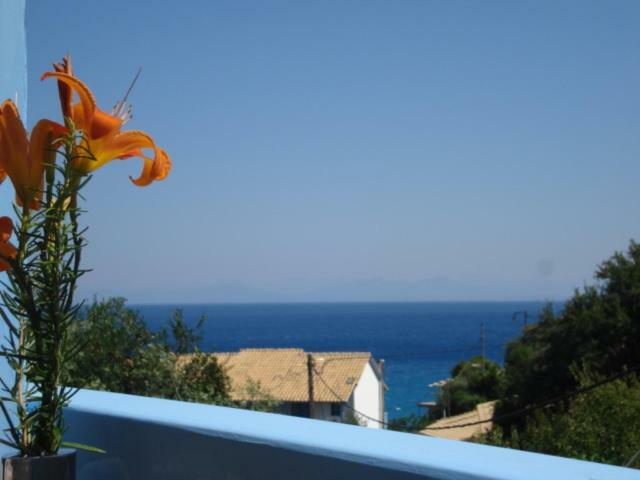 Milos Studios Lourdata  Buitenkant foto